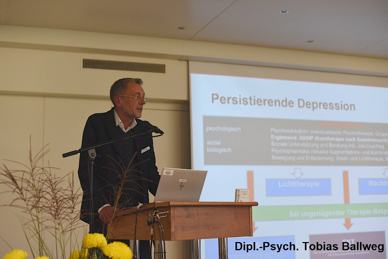 Symposium Persistierende Depression (DSM-5) Aversive Kindheitsbelastungen - therapeutische Optionen - psychosoziale Prävention